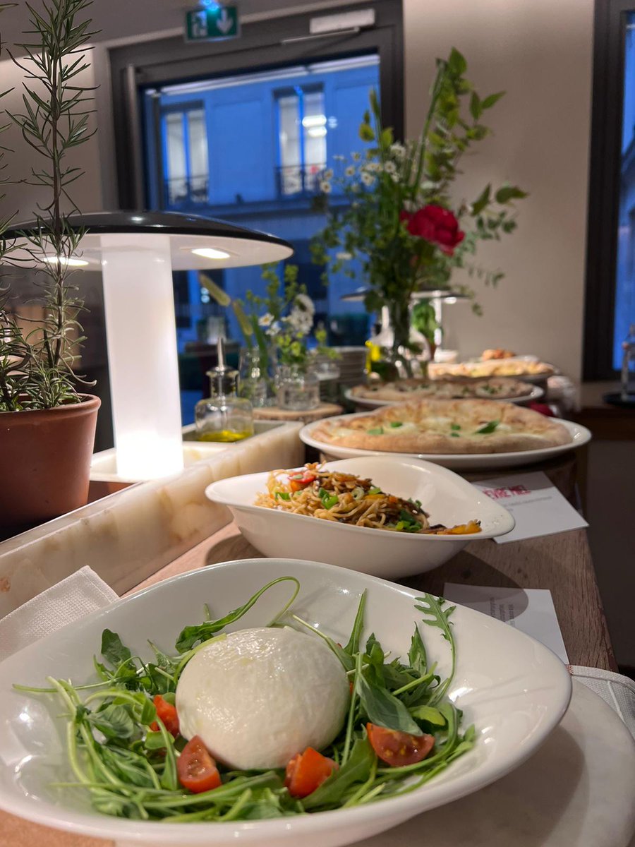 Retour en images sur notre soirée #testing !
Pour notre #nouvelle #carte estivale, nous avons organisé un #événement avec plusieurs #influenceurs #food, regroupant ainsi une visibilité supérieure à 1 000 000 de personnes sur leurs réseaux sociaux. 
Bravo aux équipes #Vapiano !