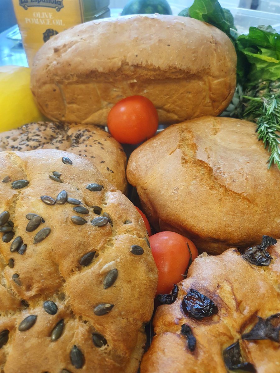 HoweChoir's tweet image. Baking day..😶