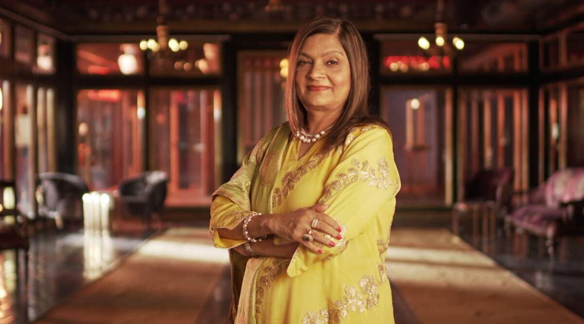 ChimpGossip's tweet photo. Indian Matchmaking season 2 teaser indicators the return of Sima Taparia (from Mumbai), followers ask ‘Why is this nonsense renewed?’
 #indianmatchmaking #indianmatchmakingnetflix #indianmatchmakingseason2 #Netflix #SimaTaparia #simatapariaindianmatchmak

https://t.co/whsjJiDpOZ https://t.co/PDFTHSW2WV
