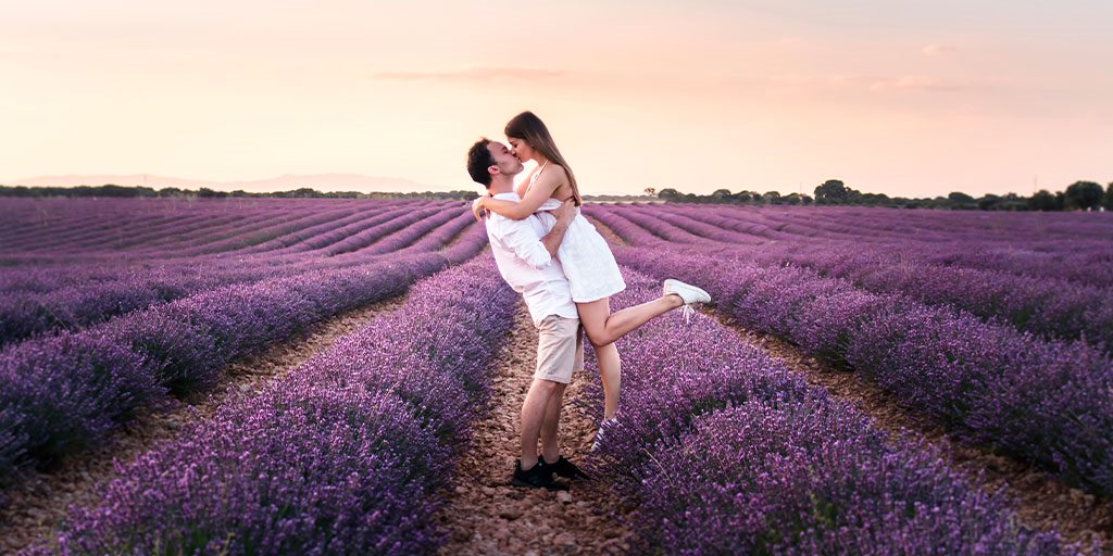EspanaEnLatam's tweet photo. We can't think of a more romantic setting! Imagine yourself watching the sunset here!💜Plus, during the #Brihuega Lavender Festival you can enjoy music concerts in the blooming fields!

👉 https://t.co/t6SWR7xjdl

#YouDeserveSpain #VisitSpain #SpainNature #Guadalajara @TurismoCLM https://t.co/dfzjrMxy9o