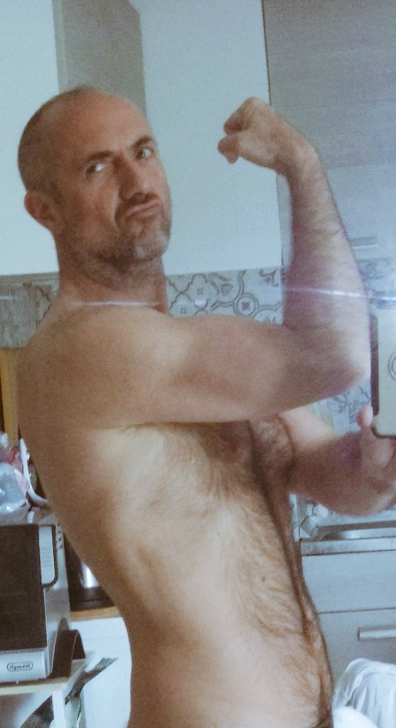 plainbisquit's tweet image. Training has started ! 💪🏻