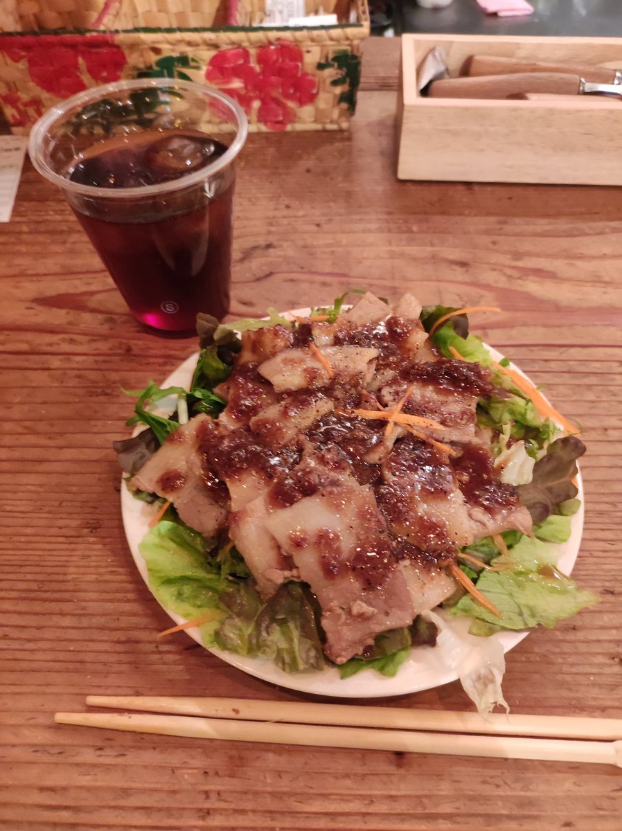 Pon86678154's tweet photo. うまい飯をタダで食べる方法。。。
#タイミー
#meateatup https://t.co/JTKyWmnC6B