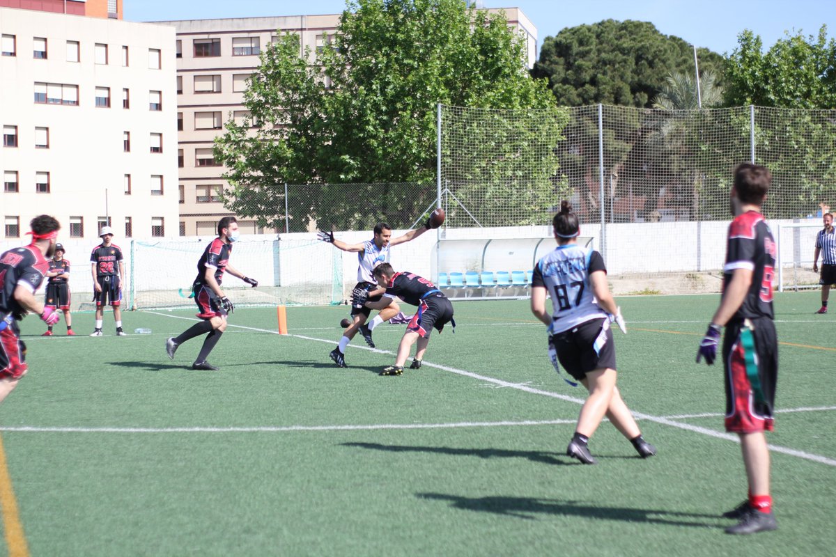 ExtremaduraFAFF's tweet photo. 🏈Así acaba la tabla de 🔝 anotadores en la Liga de Flag Football Extremeña 2022:
1️⃣ #Chiky70🦆 80
2️⃣ #Lamazares11☑️ 77
3️⃣ #Alex19☑️ 57
3️⃣ #Vic1🦆
5⃣ #Jose12⚔️ 53
6⃣ #JuanCarlos92⚔️ 51
7⃣ #Jochi4⚔️ 42
8⃣ #David88⚫️ 34
9⃣ #Ale87🦆 32
🔟 #Javier9🦆 27
📋⤵️
https://t.co/0dPMQecAFE https://t.co/JUC7dbFBEb