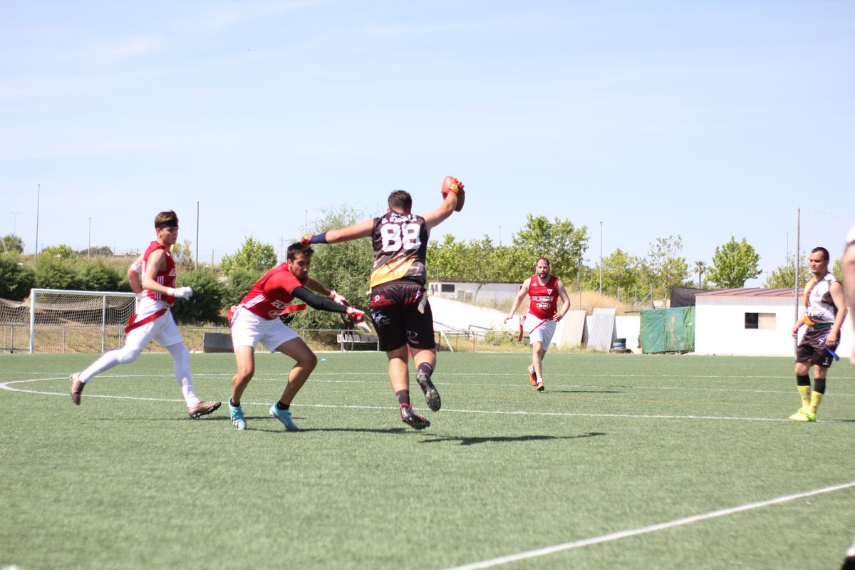 ExtremaduraFAFF's tweet photo. 🏈Así acaba la tabla de 🔝 anotadores en la Liga de Flag Football Extremeña 2022:
1️⃣ #Chiky70🦆 80
2️⃣ #Lamazares11☑️ 77
3️⃣ #Alex19☑️ 57
3️⃣ #Vic1🦆
5⃣ #Jose12⚔️ 53
6⃣ #JuanCarlos92⚔️ 51
7⃣ #Jochi4⚔️ 42
8⃣ #David88⚫️ 34
9⃣ #Ale87🦆 32
🔟 #Javier9🦆 27
📋⤵️
https://t.co/0dPMQecAFE https://t.co/JUC7dbFBEb