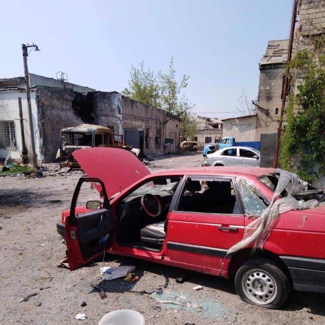 ukrainiareality's tweet photo. Last morning in #Luhansk region, the occupiers fired on all departure routes
Police opened fire on Shypilovo
One of the employees received shrapnel wounds to the extremities https://t.co/IjP7Cp7ouW