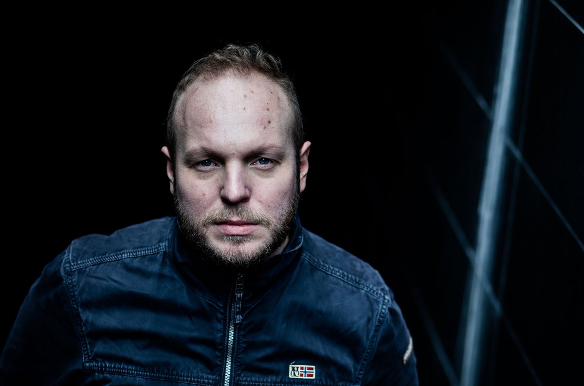 TWeilharter's tweet photo. New Headshots (by Annemone Taake, check her out on insta annemone_taake_photographie)
@AgenturMath #headshots #actor #acting #vienna #austria #film #schauspieler #movie #camera #art https://t.co/TGpXqQaYU4