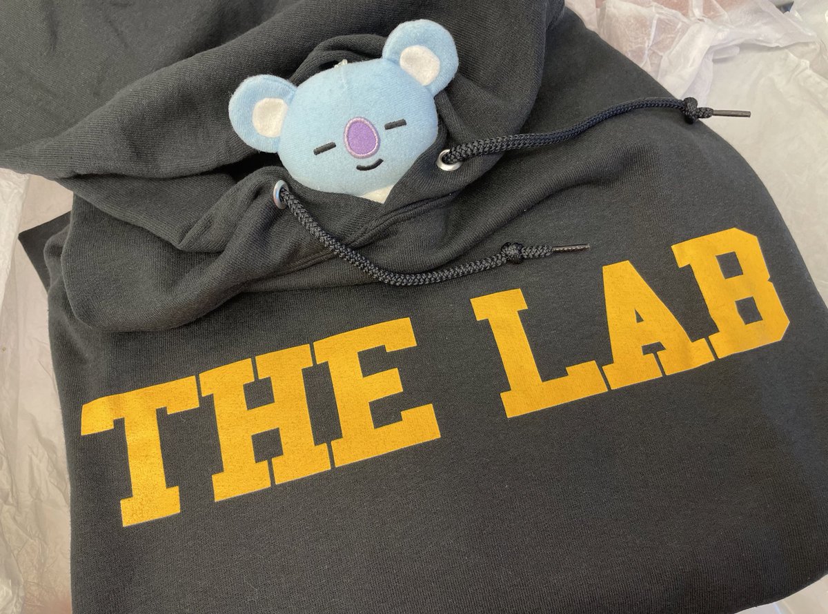 bts_luv_fan's tweet photo. THE LAB フーディーが届きました🥰
It's so cooooool. ✨
薄手だから、もうちょい着れるかな…
Thanks♡ @InTheLab247 #TheLabStudios https://t.co/hxCL7n1uXt