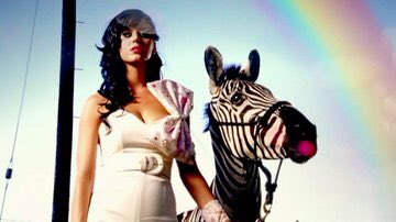 WitnessQi's tweet photo. katy perry proved she wasn’t a one hit wonder with hot n cold https://t.co/oh2KLKGdvE