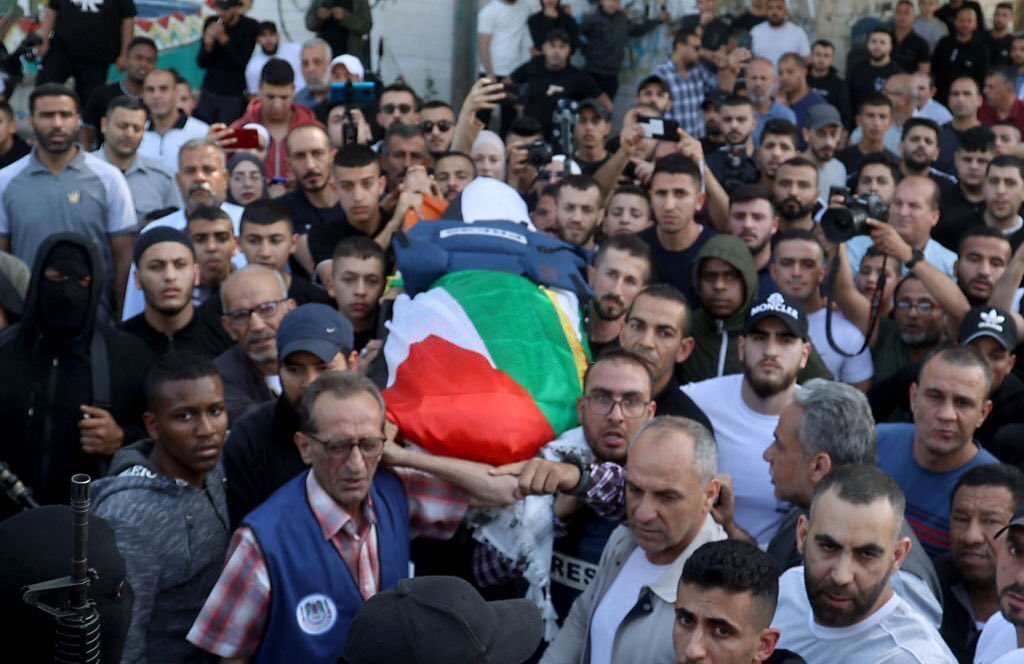 MyPalestine0's tweet photo. تشييع جثمان الزميلة الصحفية #شيرين_أبو_عاقلة في مخيم جنين بعد إصابتها برصاص الاحتلال https://t.co/uUWSBMqiRQ