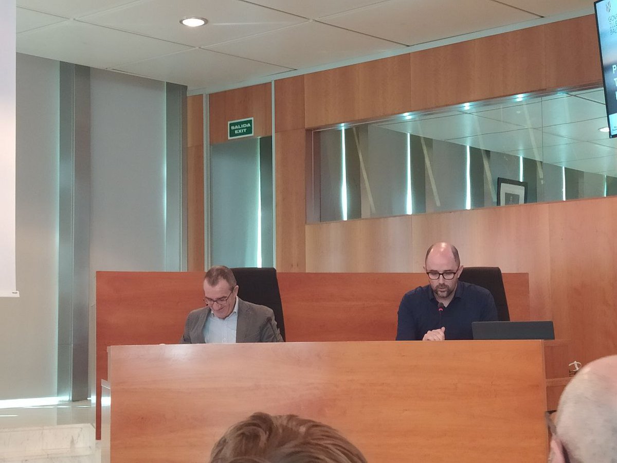 EUIB's tweet photo. 📌 @DAlvarezCayuela assisteix al @Consell_Eivissa per tal de conèixer i participar, en primera persona, del 'Pla d'inversions per a la transició energètica de les #IllesBalears', amb @jpyllanes i @PepMalagrava.
#Eivissa #PITEIB #energia #transicióecològica #transicióenergètica https://t.co/NZFrnGlKLT