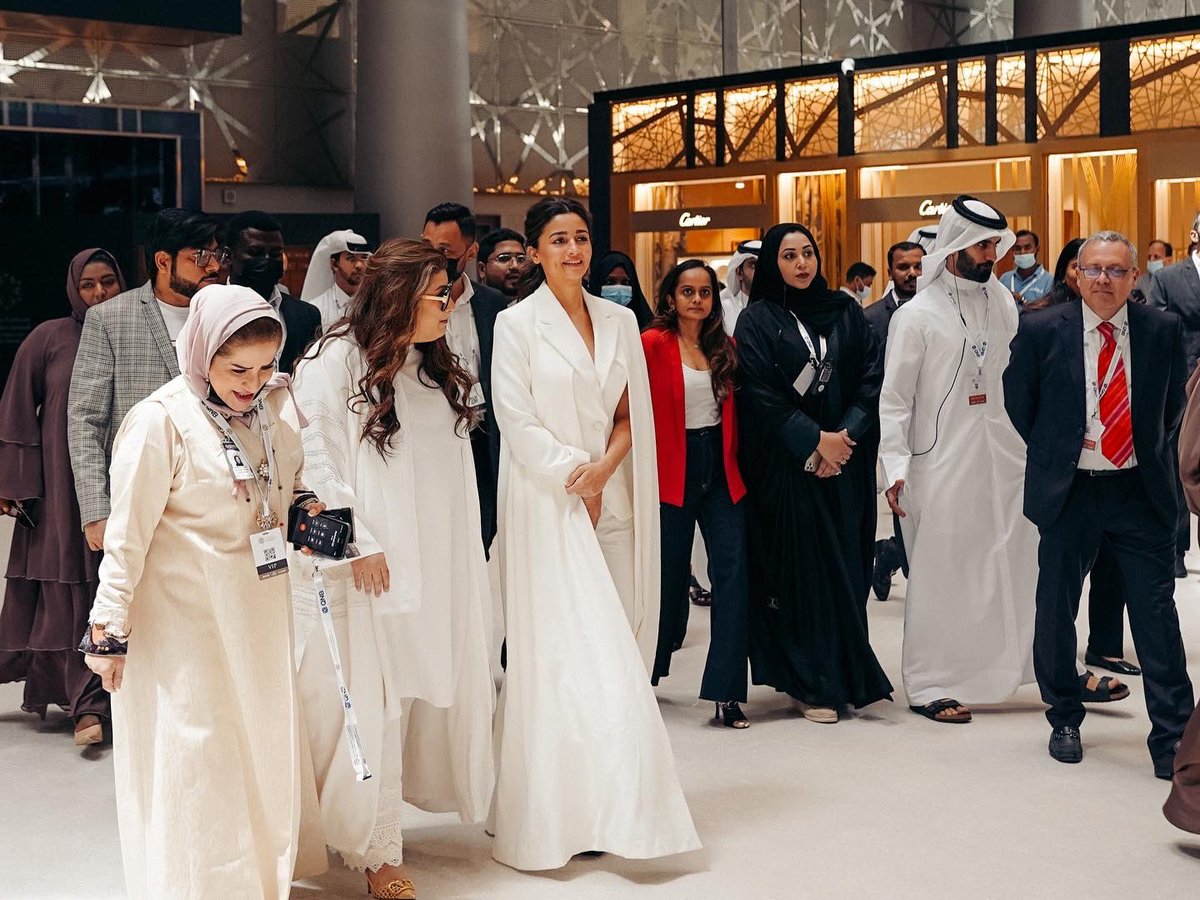 QatarTales's tweet photo. Bollywood Superstar #AliaBhatt at the launch of Jewellery &amp; Watches Exhibition 2022 at #Doha. https://t.co/gk3wBC5hw4