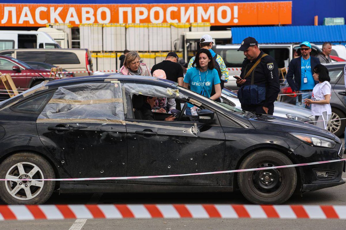 ukrainiareality's tweet photo. Report from #Zaporizhzhia, where evacuees from #Azovstal arrive

Photo by Hermann Krieger, Watchers Media https://t.co/zkwvEXbN0d