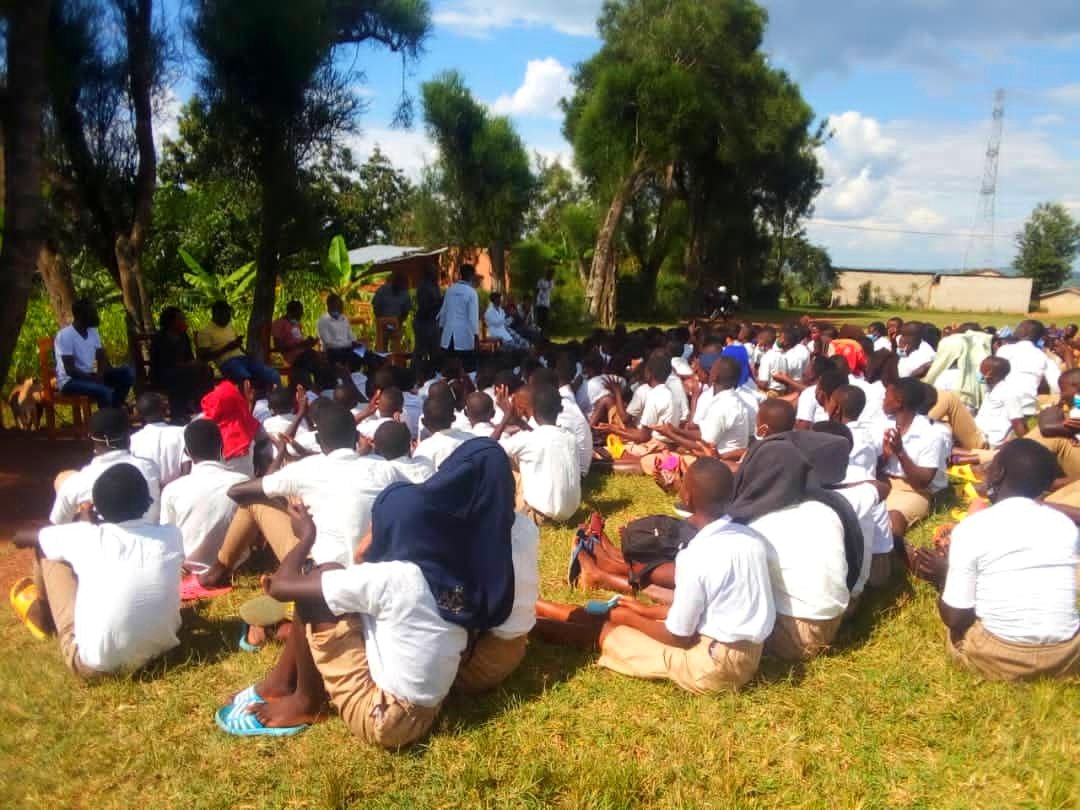 nycnyanza's tweet image. Ejo hashize #ikigo cy'urubyiruko cy'Akarere ka #Nyanza cyasuye ibigo by'amashuri byo mu murenge wa #Kibilizi aribyo: GS Mututu na GS Mbuye, ni mu bukangurambaga bufite #insanganyamatsiko igiri iti" Ni Njye ejo hanjye."