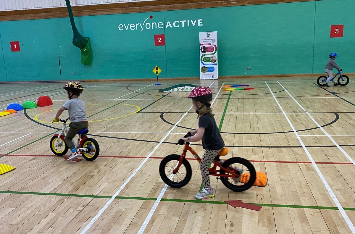 MinibikersUk's tweet photo. ⭐️ New Venue ⭐️ Minibikers are in North Solihull Sports Centre. 🚴‍♀️🚴‍♂️ Learn to Cycle with #Minibikers 👍
https://t.co/xx1FO1aDeY 
Balance bikes are provided 🚲 🚲
#solihull #birmingham #balancebikes #learntocycle #cycling #balanceability #kids https://t.co/yE6A3IZ6nh