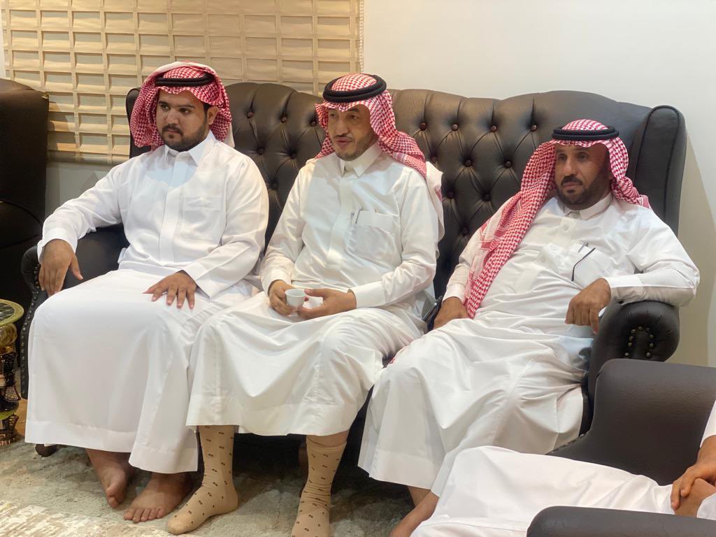 t_aldarb's tweet photo. رئيس وأعضاء مركز النشاط الاجتماعي بسمره التابع للجنة التنمية بالدرب يزورون رئيس مركز سمره لتهنئته بمناسبة عيدالفطر المبارك 
وقد أبدى رئيس مركز سمره دعمه الكامل لمركز النشاط الاجتماعي متمنياً للجميع التوفيق والسداد .
#جازان 
#الدرب https://t.co/teY8rHyEKG