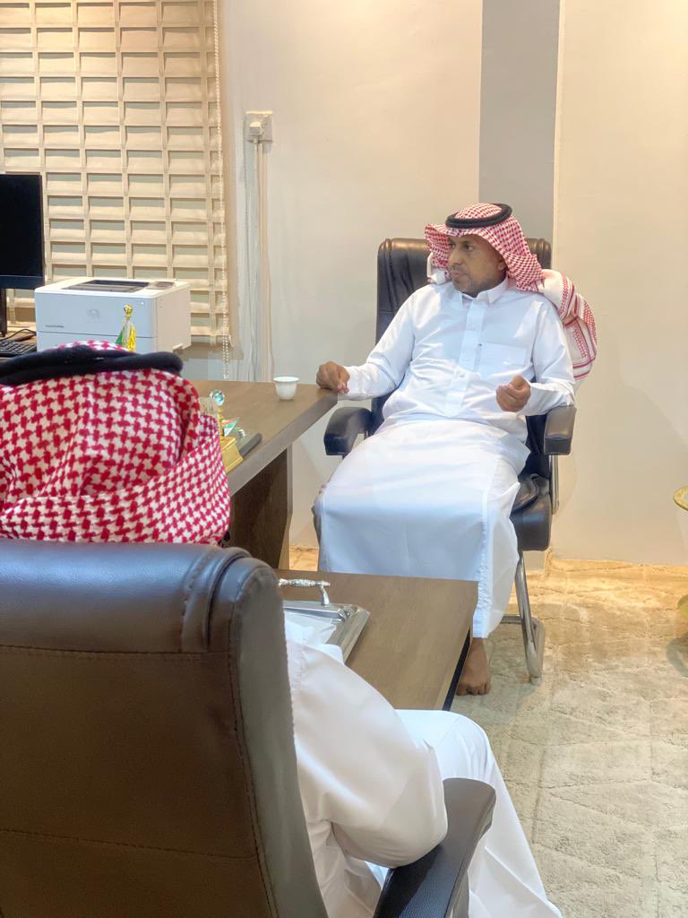 t_aldarb's tweet photo. رئيس وأعضاء مركز النشاط الاجتماعي بسمره التابع للجنة التنمية بالدرب يزورون رئيس مركز سمره لتهنئته بمناسبة عيدالفطر المبارك 
وقد أبدى رئيس مركز سمره دعمه الكامل لمركز النشاط الاجتماعي متمنياً للجميع التوفيق والسداد .
#جازان 
#الدرب https://t.co/teY8rHyEKG
