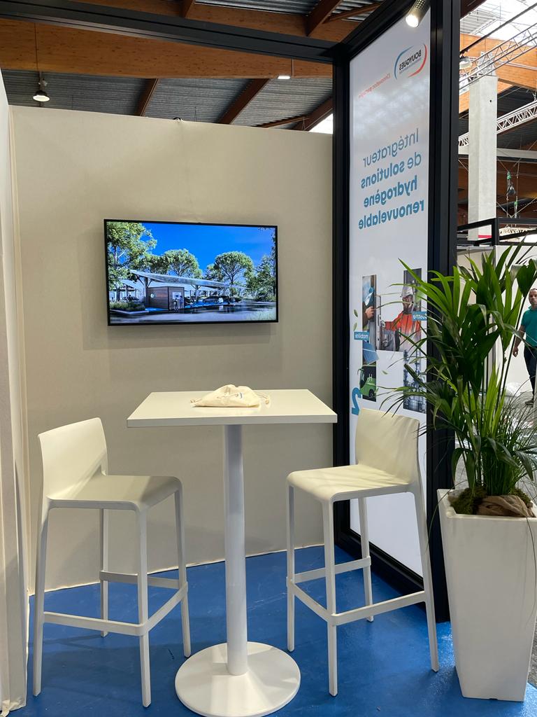 Bouygues_ES's tweet photo. Jour J ! @HyVolution, c’est parti !

Venez nous rencontrer Stand G30 (Paris Event Center, Porte de la Villette à Paris)

Rdv à 11h au Forum 2, conférence animée par @CarolineMazzol2 sur le projet H2 Dordogne.

#HyVolution2022 #Hydrogene #decarbonation #TogetherFurtherForClimate https://t.co/IedtL9b5rv