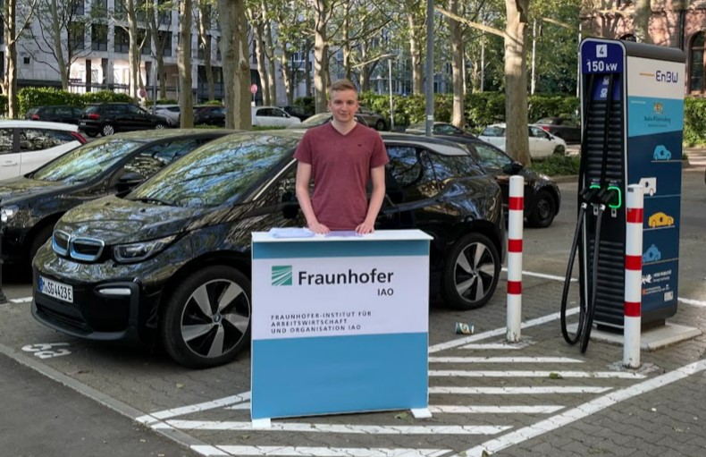 felixroeckle's tweet photo. Wir vom @iaostuttgart sind heute am Urbanen Schnellladepark der @EnBW in Stuttgart (Keplerstr. 7) und befragen dort Elektromobilist:innen zu ihrem Ladeverhalten und Nutzungspräferenzen. Kommt vorbei! #emobility #elektroauto #Elektromobilitaet #ladeweile https://t.co/HybnQKdZd9