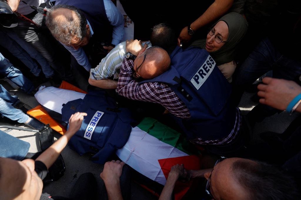 Timesofgaza's tweet photo. From the farewell of the iconic Palestinian journalist Shereen Abu Aqleh who was directly targeted by the Israeli occupation forces in Jenin camp this morning. https://t.co/46UiqygHcD