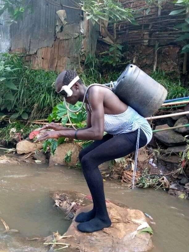 Ugandan diver on a rescue mission
#KenyaVsUganda