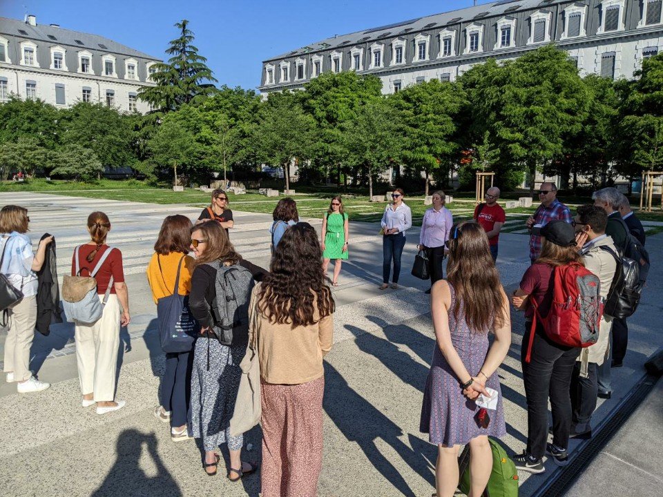 Bienvenue !
The <a href="/Urb_En_Pact/">Urban Energy Pact</a> team is meeting for 2 days in <a href="/GreenGrenoble22/">🌱 Grenoble, European Green Capital 2022 🇪🇺</a>.
On the agenda this morning: tour of Bonne Eco District, one of the first Eco Districts of France 🏡💚☀️
<a href="/URBACT/">URBACT</a>