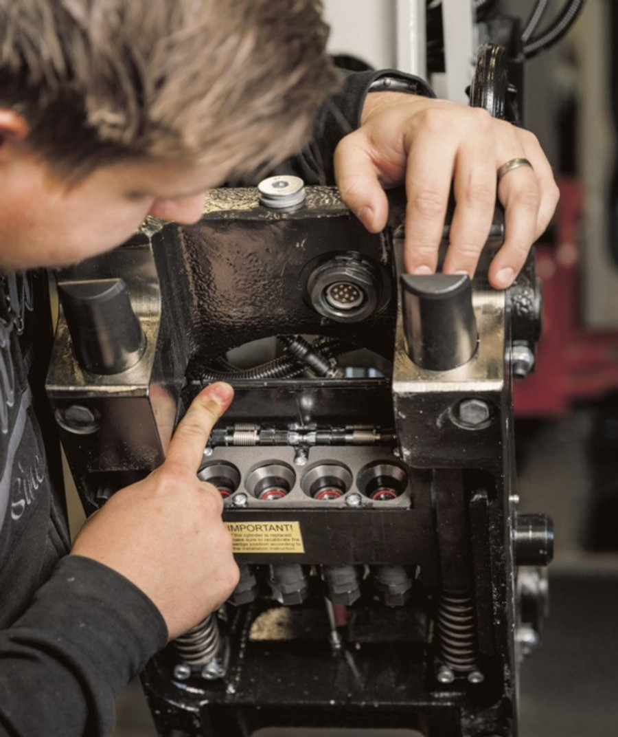 ABZ_News's tweet image. Das #Schnellwechsler-#Sicherheitssystem #SecureLock wird ab sofort in allen #Schnellwechslern von #Rototilt ab Werk serienmäßig verbaut.  bit.ly/3sn72TB