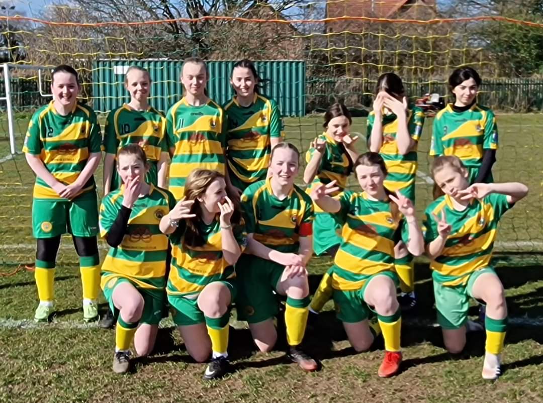 PLEASE SHARE 🗣🗣
Linnets U15s Girls are looking to add to their squad for next season ⚽️⚽️ Training @ The Linnets every Tuesday 7-8pm. Matches  next season in The Warrington Girls JFL every Sunday.  For more information please drop us a message! 💛💚

#linnetslionesses