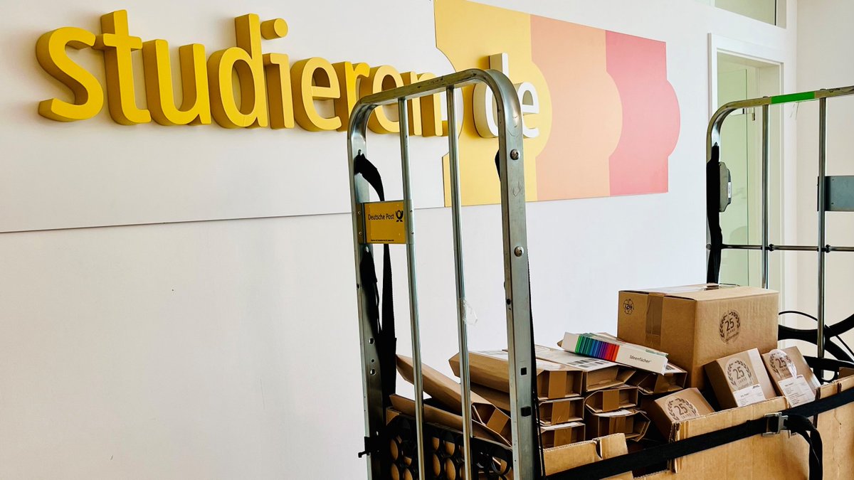 Geschafft! Der neue Impulsgeber für die Berufs- und #Studienorientierung ist fertig. Tausende #Ideenfächer sind nun auf dem Weg in die Schulen. studieren.de/t/ideen #Abitur2022 #Studium