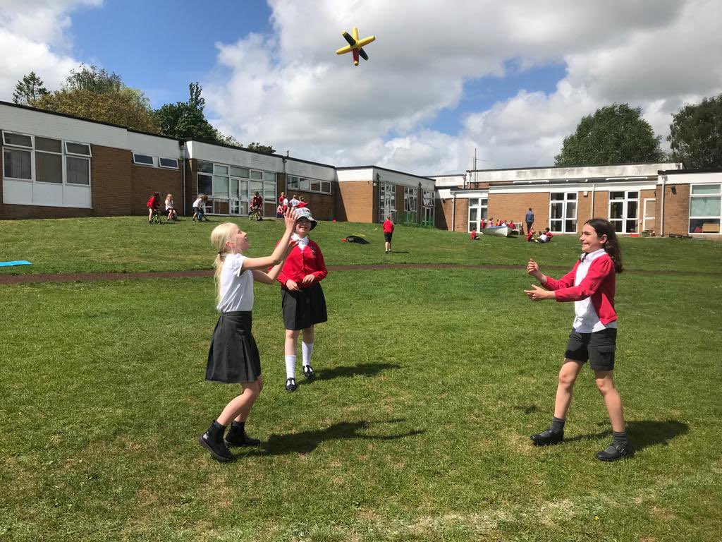MonktonParkPlay's tweet photo. KS2 beaming all round 😄 we love our playtimes! @MonktonParkSch @OPAL_CIC #opalschools https://t.co/8Z1z1JrOcK