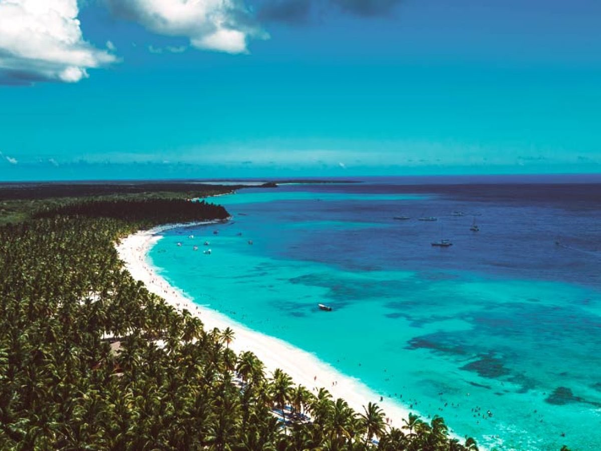 MelPhAvge's tweet photo. Hoy os voy a hablar de República Dominicana!📍🇩🇴
Sabíais que..?
Este país tiene una isla llamada “la Española” que comparte con Haití!
Y os gusta bailar?
Pues las primeras bachatas se registran para principios de la década de los 60!!🎶
#descubreelmundoconavge https://t.co/QHQZNYsXPe