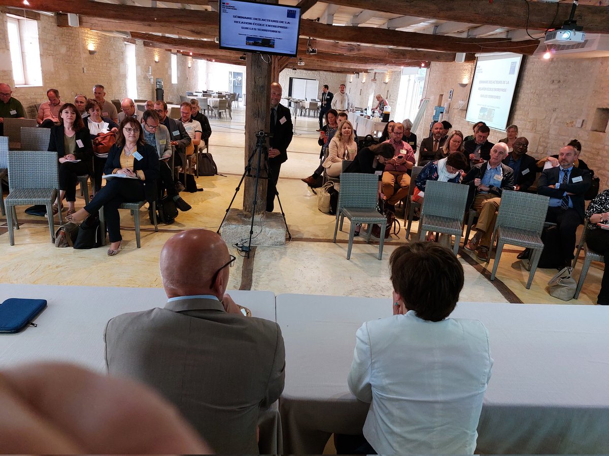 c_rambliere's tweet photo. Ouverture du séminaire des #CLEE de l’@ACPoitiers : développer la dynamique des réseaux locaux école entreprise et apporter une expertise sur les besoins en compétence dans l’économie locale.  https://t.co/Onscg2hRyr
@BndicteRobert @FAnxionnaz @dsden16 @DSDEN17 @DSDEN86 @DSDEN79 https://t.co/wRZqkE4fnQ