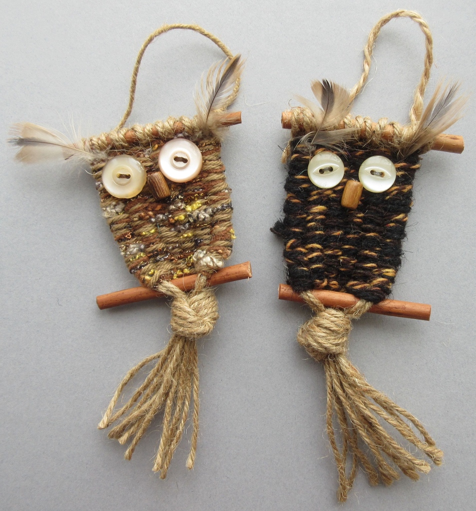 folkhouse's tweet photo. OWL WEAVING WORKSHOP starting this Sunday (online).
Weave a small owl, (or fantasy bird) using readily available materials from your home, to make a simple loom.
#OnlineCourse #Owls #WeavingWorkshop #Weaving #Wool #WoolWeaving #Loom #BristolCreative #BristolArt https://t.co/0wi0I4QGSb