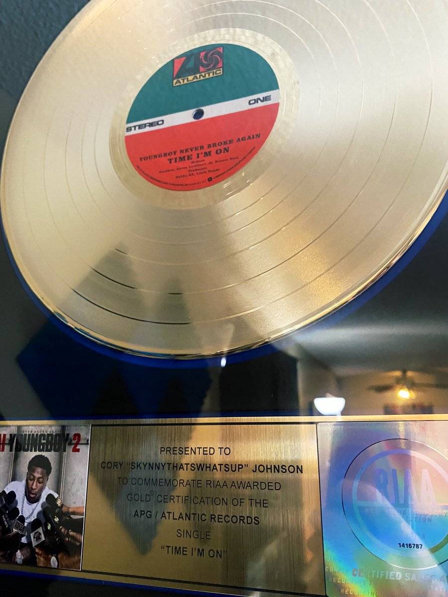 SkynnyTV's tweet photo. More trophies for the wall. Crazy how far we’ve come . Thank you to everyone whose supported me and help make my dreams a reality 🙏💙🏆 #riaa #goldplaque #timeimon #nbayoungboy #skynny https://t.co/HqNQ6ebexm