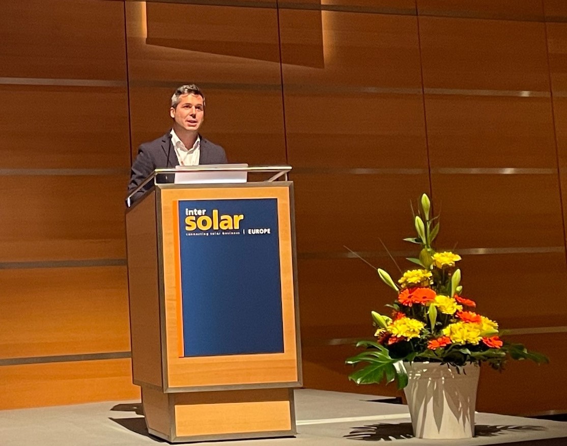 StatkraftES's tweet photo. Gracias @Intersolar por darnos la oportunidad de compartir nuestra experiencia y caso de éxito #TalayuelaSolar de la mano de nuestro director general, José Miguel Ferrer.
Hasta el jueves estaremos en nuestro stand A4.535, ¿te apetece un☕?
¡Os esperamos! #IntersolarEurope ☀️ https://t.co/LEpakbhIsi