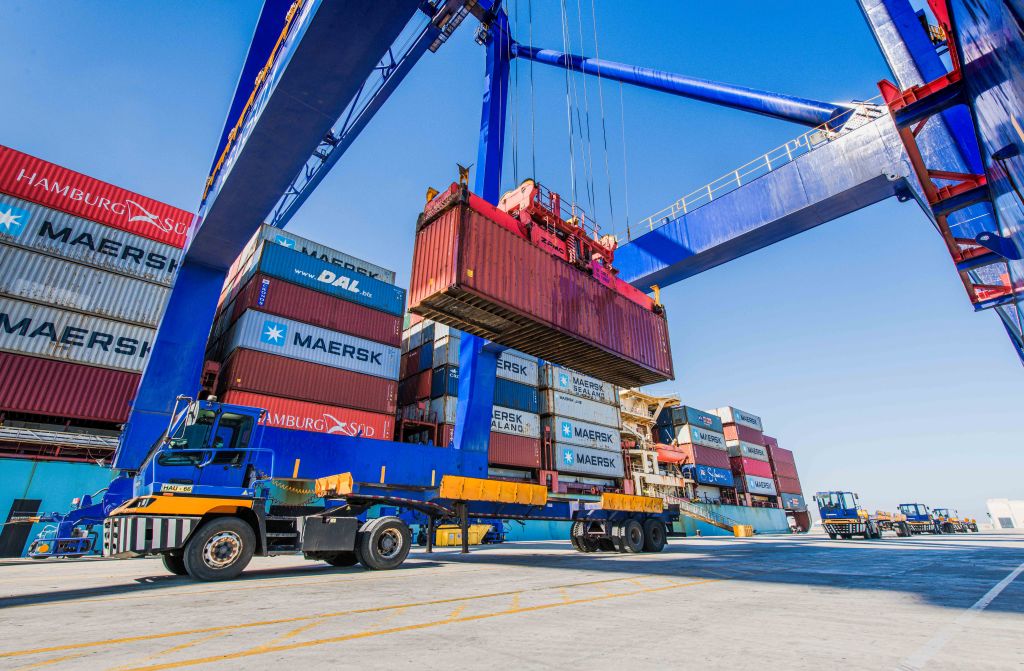 NAMPORT Registers Growth during the Pandemic

Performance boosted by heightened cross border trade and managing operational costs despite global container shortages
<a href="/NamibianPorts/">Namibian Ports Authority</a> <a href="/a_kanime1/">Andrew Kanime - NAMPORT CEO</a> <a href="/PMAESAHQ/">PMAESA</a> #portperformance

ourports.pmaesa.org/news/namport-r…