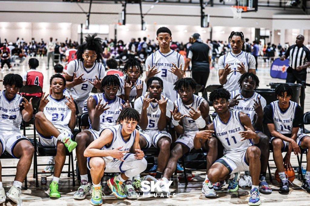 CoachRodEeee's tweet photo. TREZZ LIFE π€πΎπ€πΎπ€πΎ #ThrowEmUp #TrezzEdwards24 @MONSTATREZZ #BrickByBrick π§± https://t.co/Kqwjlzrvtr