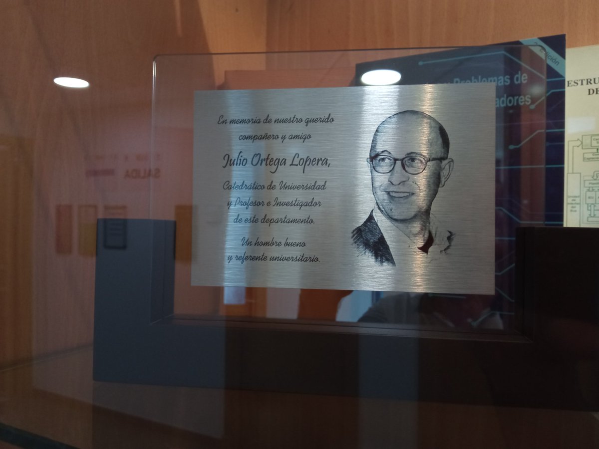 aguillenATC's tweet photo. Te echaremos siempre de menos aunque gracias al dpto @atc_ugr te tendremos siempre presente. Feliz y emotivo día de la @ETSIIT_UGR https://t.co/yHUWS6gHYw