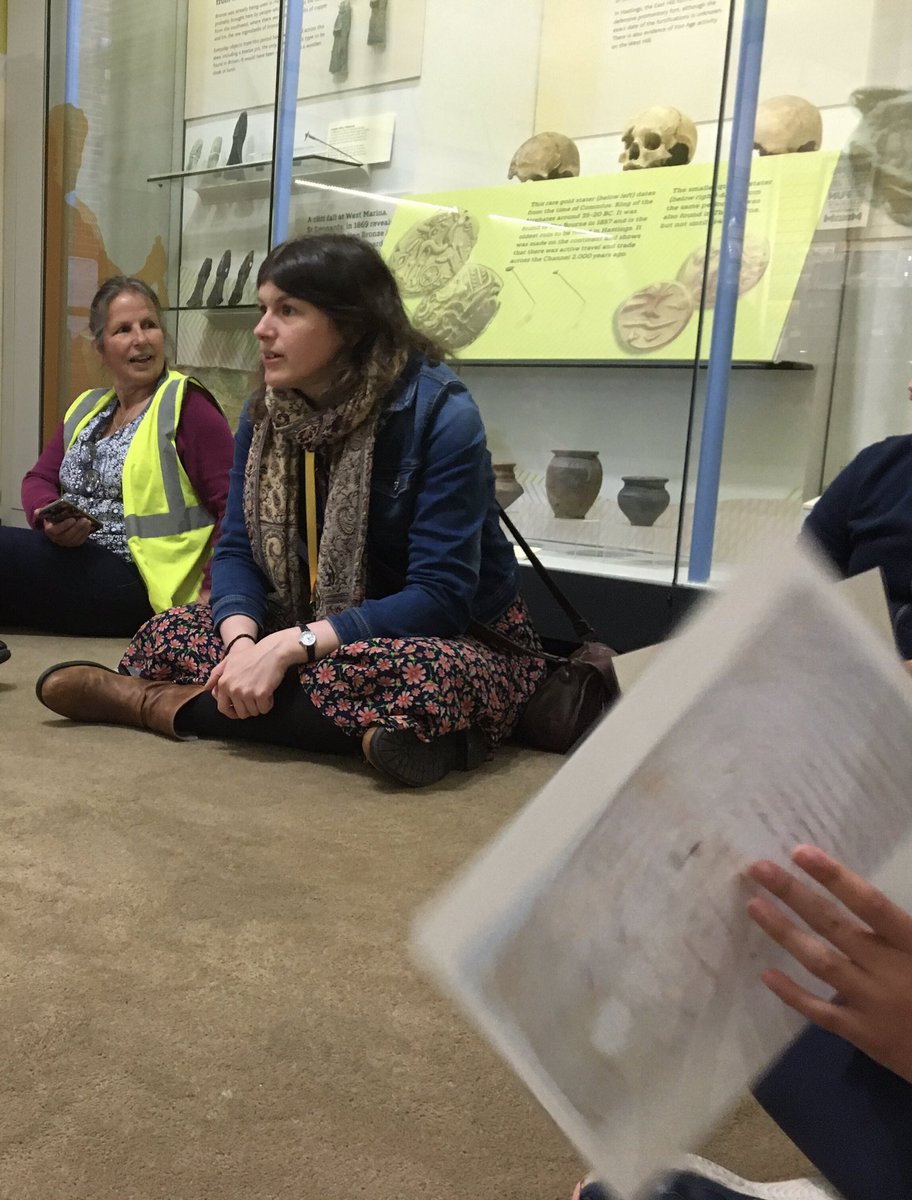 ExploreArch's tweet photo. Day 2 of #MarieInTheMargins workshops @hastings_museum linking with @KzooICMS.
#Hastings children with @1066Unicorn feeling connected to #InternationalCongressonMedievalStudies
Thanks to @IMdFS for brilliant support. Funded by @HeritageFundUK @hastingsbc
https://t.co/XQqFnWabGU https://t.co/cjVXOUaTjt