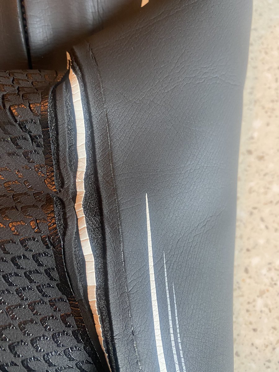 giant_events's tweet photo. I would have expected better from @HUUBDesign just over a year old. This is definitely not wear and tear more poor manufacturing. What’s your opinion huub. Archimedes IV https://t.co/CnAoHOan0p