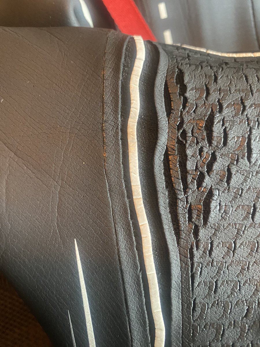 giant_events's tweet photo. I would have expected better from @HUUBDesign just over a year old. This is definitely not wear and tear more poor manufacturing. What’s your opinion huub. Archimedes IV https://t.co/CnAoHOan0p