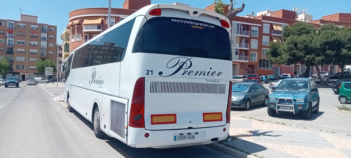 AutobusAlicante's tweet photo. #premierbus #ivecobus #irizarpb
♻️ Empresa
Premier Bus
🔄 Línea / Líne
Discrecional ( Descansando cerca del instituto IES la Arabí )
🚍🚍🚍 :
21 Ex- Avanza bus N⁰ 7115
🚌🚌🚌 :
Irizar PB Iveco
@premierbus
@IvecoES
@IrizarUK https://t.co/S99xJnHj3j