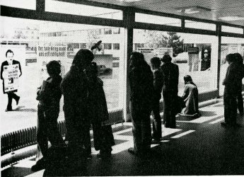 JGU_75's tweet photo. #otd 1976 wird eine Ausstellung des Polit-Graphikers Klaus #Staeck durch den @AStA_Uni_Mainz an der JGU organisiert. Flugblatt und Ankündigungsplakat zur Ausstellung sind Unipräsident Schneider jedoch ein Dorn im Auge. 1/2 https://t.co/yEWdKfvCJ8