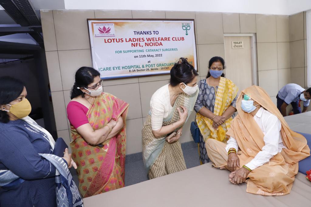NFL_Kisan's tweet photo. Giving Back to Society

Lotus Ladies Welfare Club, NFL, #Noida sponsored needy patients for #Cataract Surgery at Icare Eye Hospital, #Noida.

Smt Gursharan Mann Rai, President of the Club, along with other executive members also interacted with beneficiaries after the surgeries. https://t.co/oRwgJbjes9