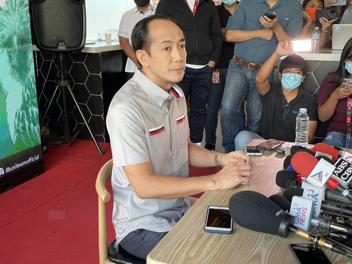 ABSCBNNews's tweet photo. NOW: Presumptive president Bongbong Marcos’ chief of staff and spokesman, Atty. Vic Rodriguez, holds press con | via @InaReformina  https://t.co/hq2ZWe3XQ1