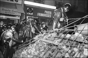 RadicalPast's tweet photo. Paris, 11. Mai 1968: https://t.co/PO9JI8BlUx