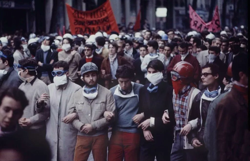 RadicalPast's tweet photo. Paris, 11. Mai 1968: https://t.co/PO9JI8BlUx