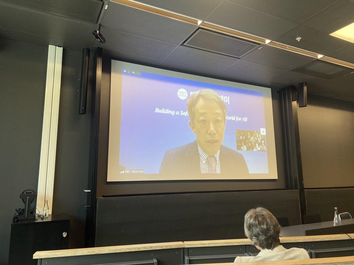 ‘Small is beautiful’ is the key message for our <a href="/enlight_eu/">Enlight-EU</a> cities considering sustainable urban development according to Ambassador Kim Won-soo board member of @bankimooncentre #sustainable #EuropeanDialogue