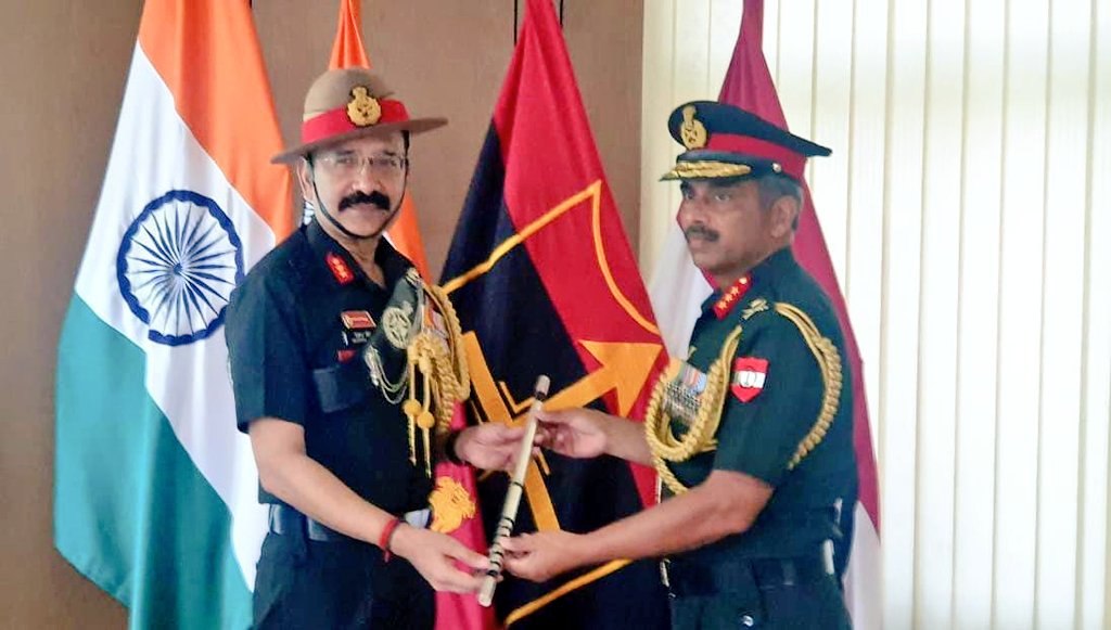 PRODefRjsthn's tweet photo. Lt Gen Gajendra Joshi assumed the appointment of General Officer Commanding 1 Corps on 9th May -  Took over the reins from Lt Gen MK Katiyar 
Exhorted all ranks to focus on #OpPreparedness  &amp; enhance combat effectiveness as a ‘Force of Decision’ for the nation
@SpokespersonMoD https://t.co/yXcFasbENl