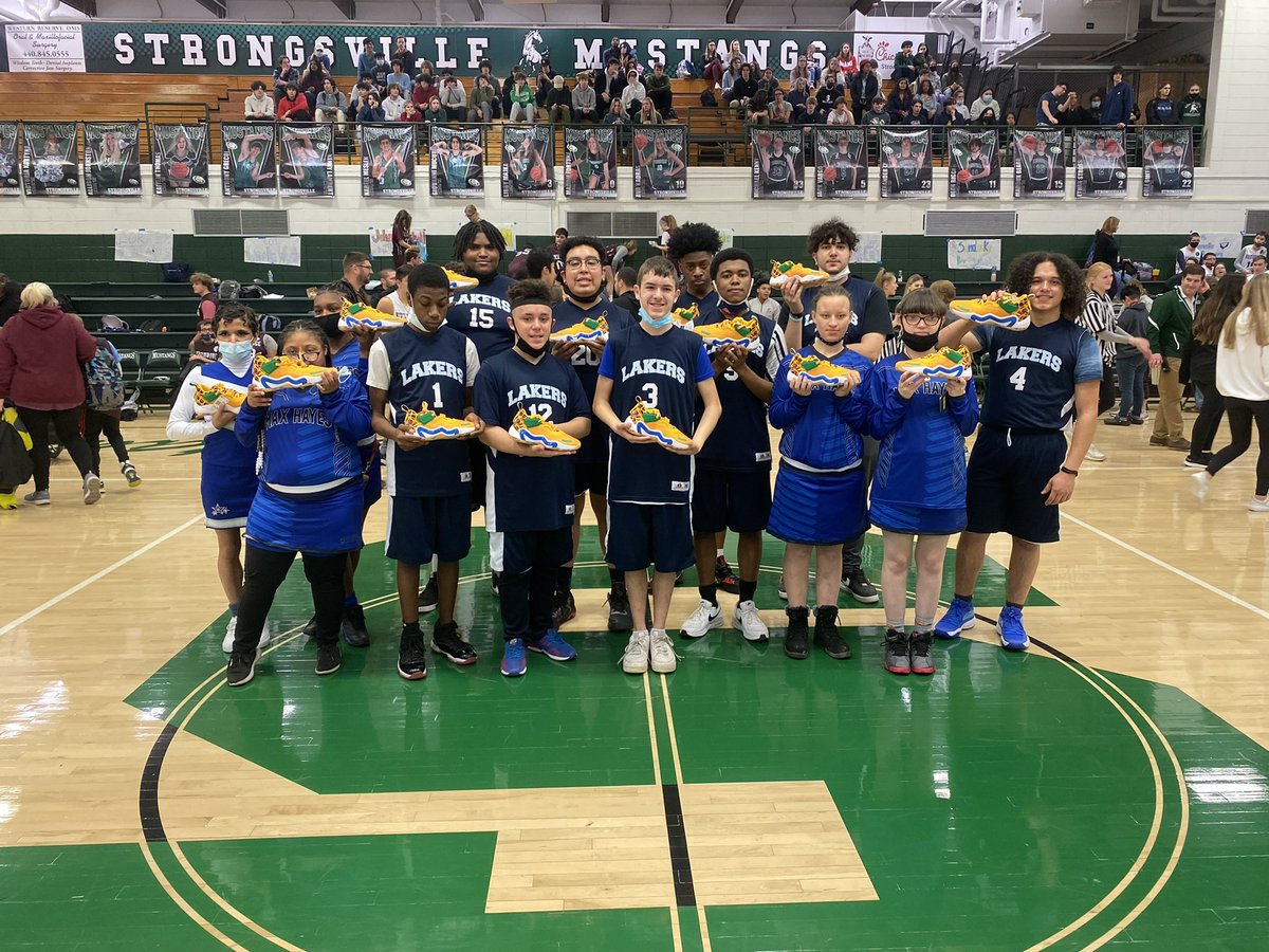 TRRFoundation's tweet photo. Luego de disfrutar de un partido de @cavs, en el marco de nuestro proyecto #OneMonthOneCause, niños y niñas de @SOOhio han recibido zapatillas deportivas Adidas para llevar sus entrenamientos a otro nivel. #OneMoreAssist https://t.co/vHyIkC3Km8