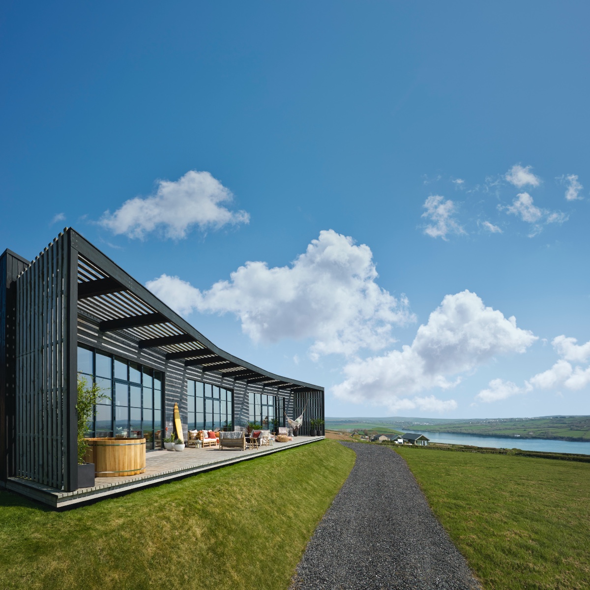 OmazeUK's tweet photo. We're excited to announce the doors to this stunning coastal home in Cornwall worth £3,000,000 are now open PLUS you'll be supporting @bloodcancer_uk.
To celebrate we're giving 15 extra entries with every purchase until 22nd May. Claim 👉 https://t.co/wkVg7xwKLj. #OmazeHouseDraw https://t.co/Xc4SeziNu3